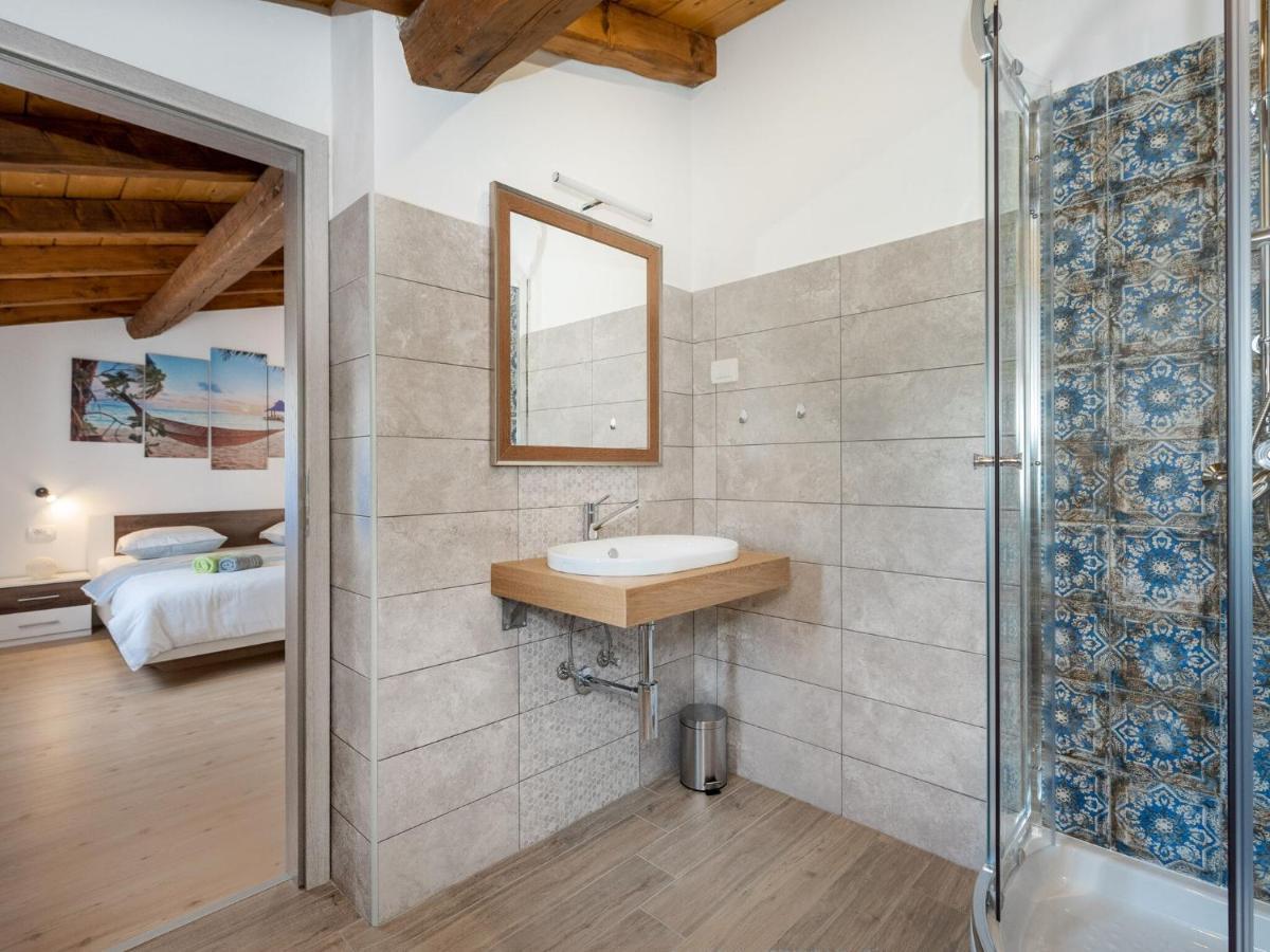 Tranquil Holiday Home In Labin With Private Swimming Pool Bilik gambar