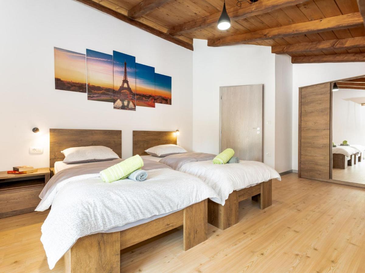 Tranquil Holiday Home In Labin With Private Swimming Pool Bilik gambar