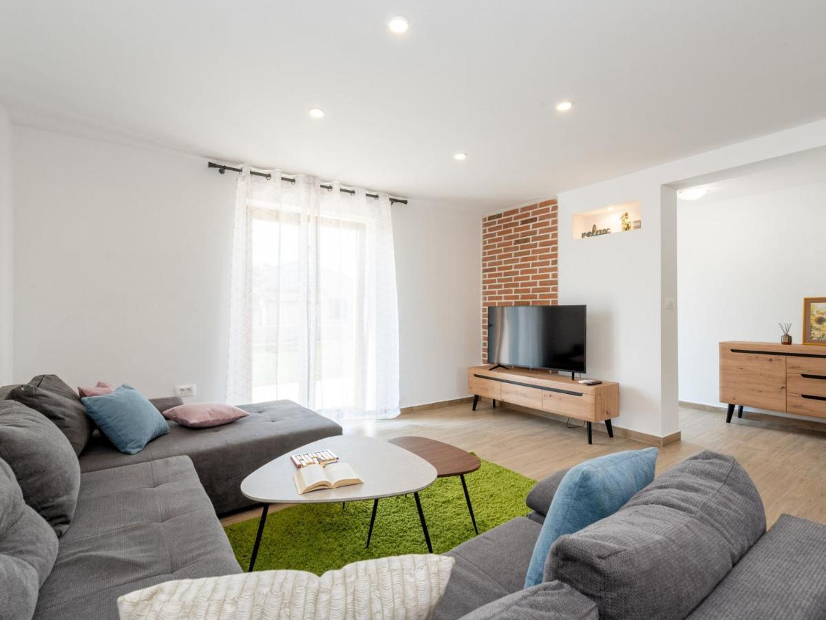 Tranquil Holiday Home In Labin With Private Swimming Pool Bilik gambar