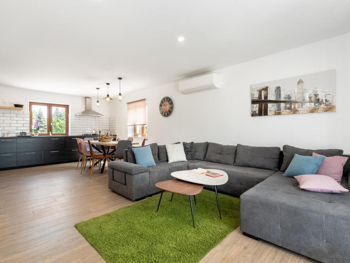 Tranquil Holiday Home In Labin With Private Swimming Pool Bilik gambar