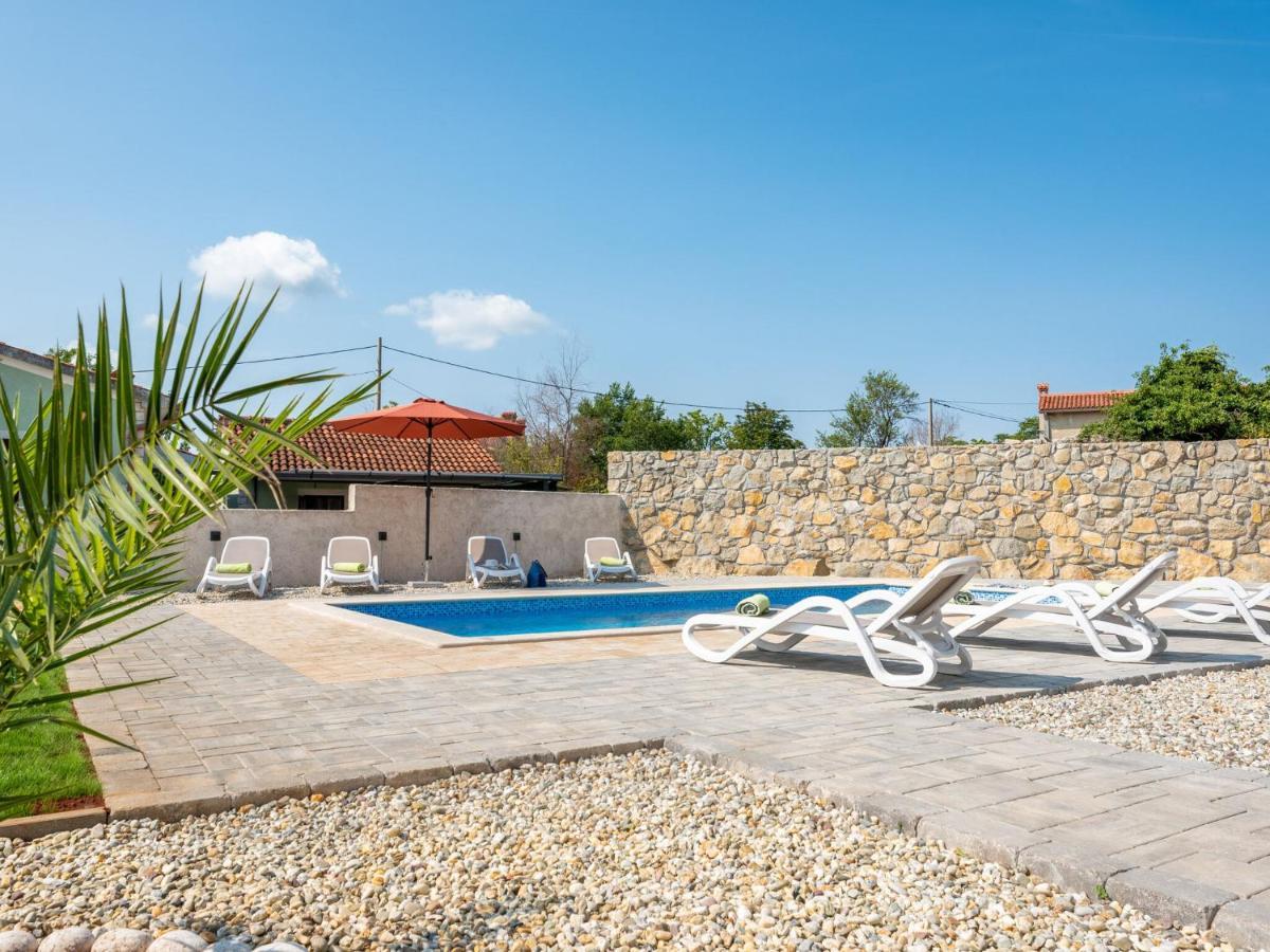 Tranquil Holiday Home In Labin With Private Swimming Pool Bilik gambar
